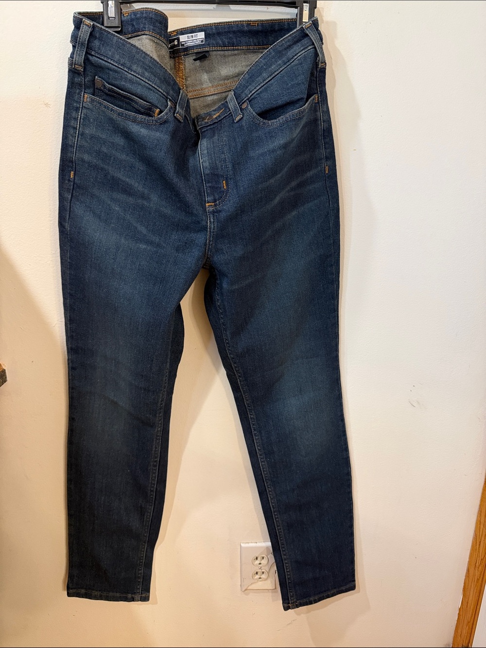 Carhartt Slim Men’s Jeans in Dark Blue Denim